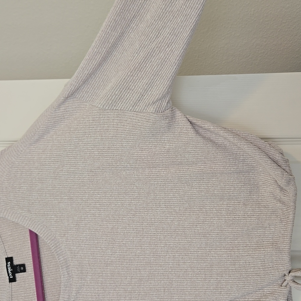 Express Long Sleeved Ribbed Top - Picture 2 of 4